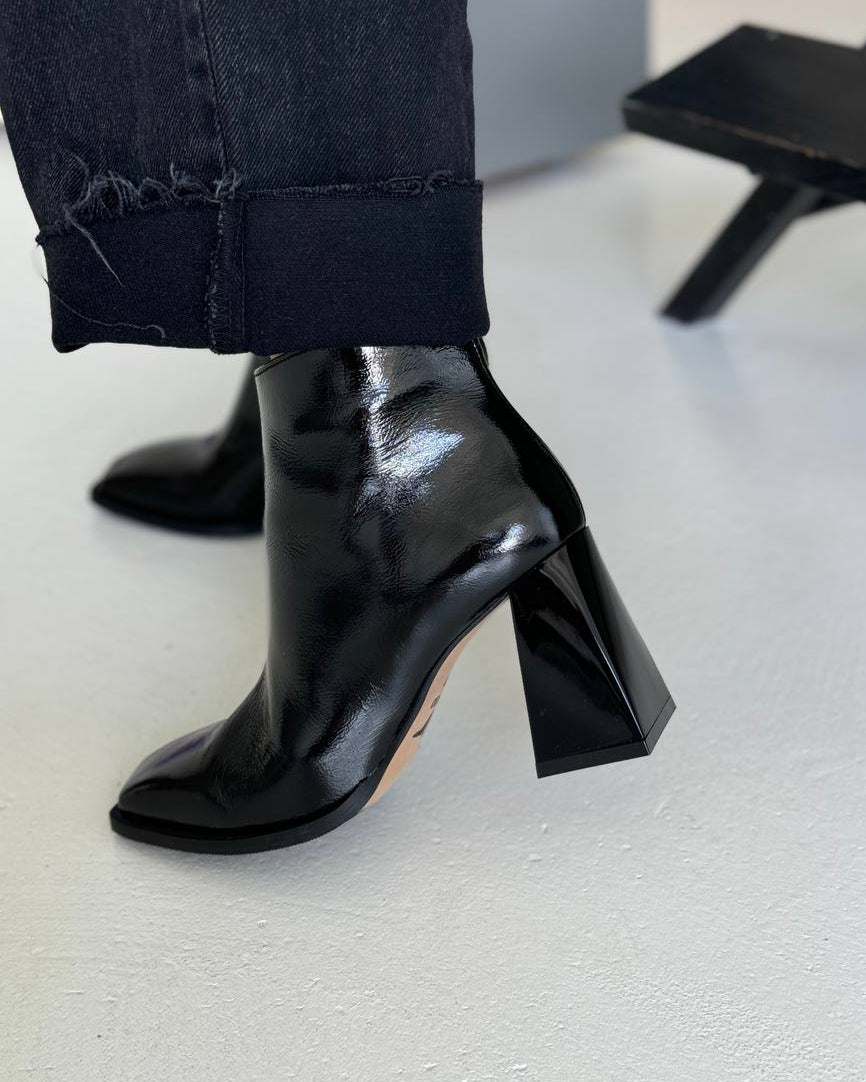 Vienna Noir High Gloss Ankle Boots