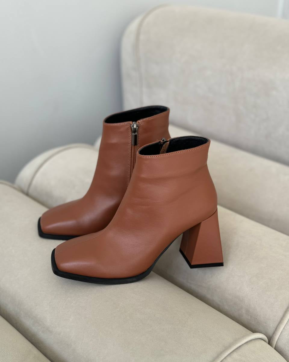 Vienna Tan Block Heel Boots