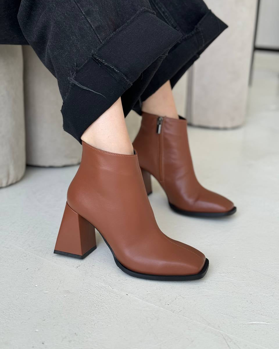 Vienna Tan Block Heel Boots