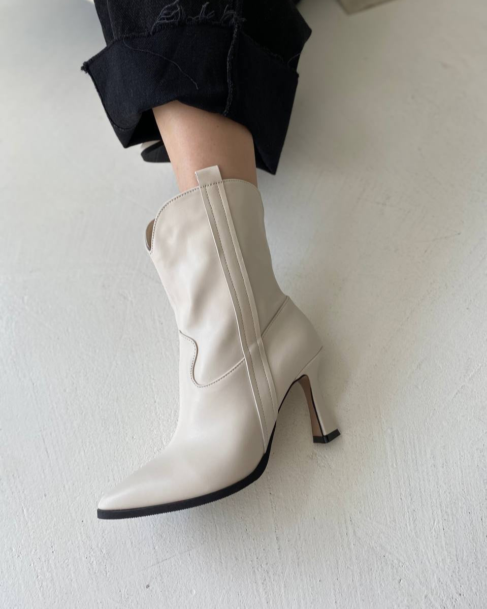 Stella Blanc Boots