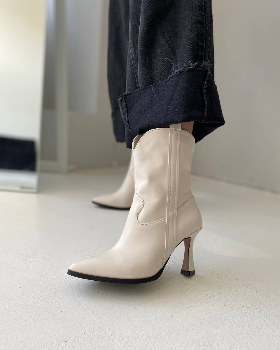 Stella Blanc Boots