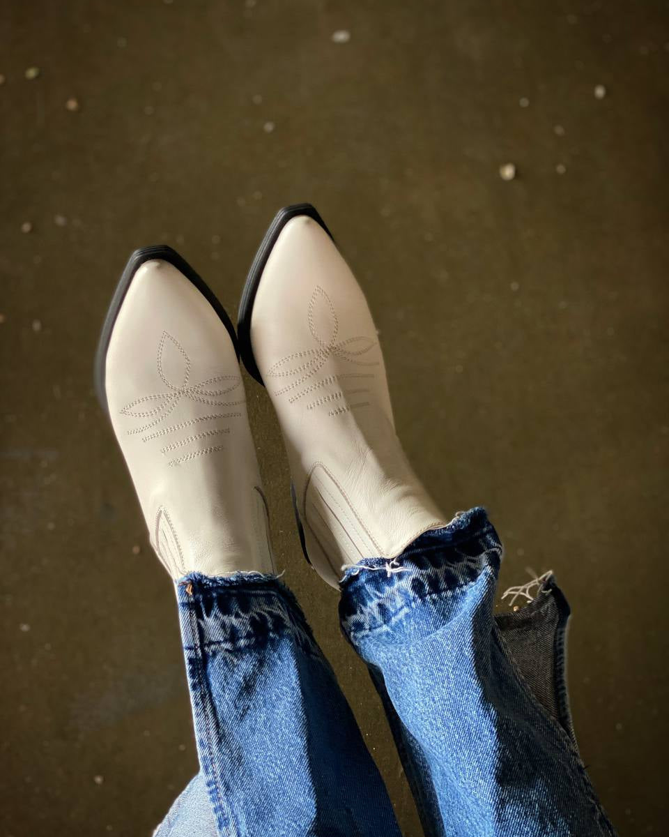 Aria Ivory Stitch Boots